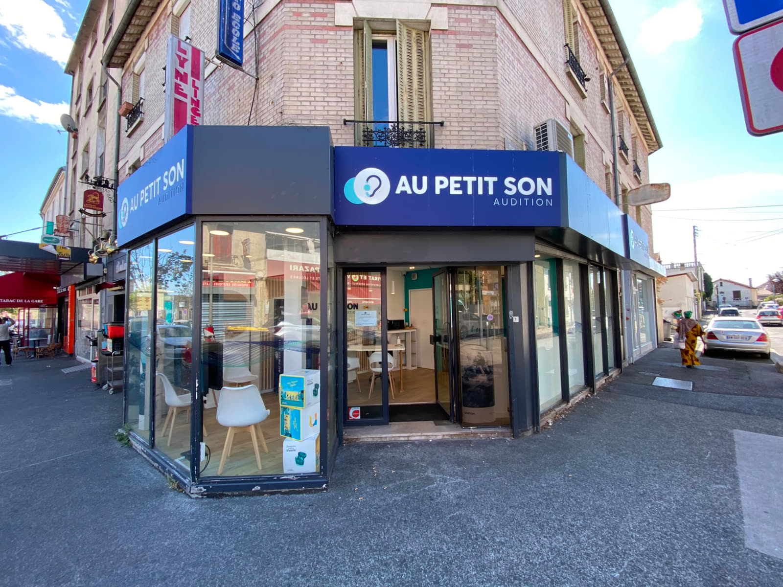Vitrine du centre auditif à Arnouville