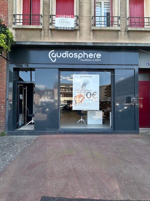 Vitrine du centre auditif à Évreux