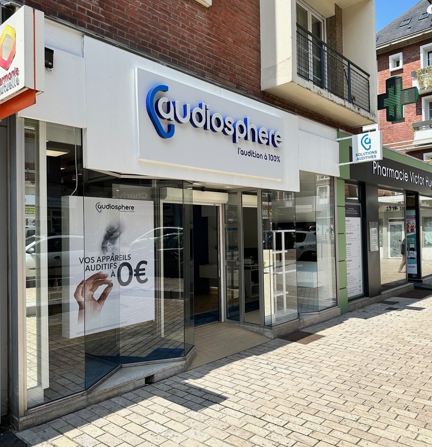 Vitrine du centre auditif à Lisieux